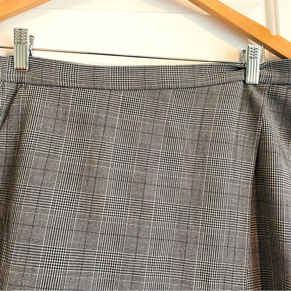 Grey and brown plaid wrap pencil skirt. Size 12. - Picture 3 of 5